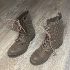 Quilted Lace-Up Ankle Boots - Brown